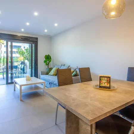 2 Bedroom Lovely In Appartamento Orihuela
